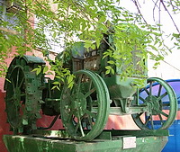Трактор-монумент ХТЗ в Аксае